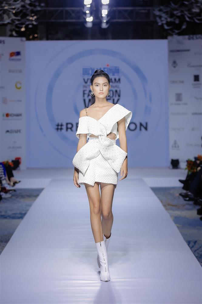 Event Fashion Week: Thanh Hằng nổi bật giữa dàn thí sinh hoa hậu-11