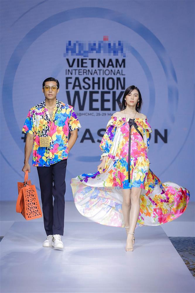 Event Fashion Week: Thanh Hằng nổi bật giữa dàn thí sinh hoa hậu-12