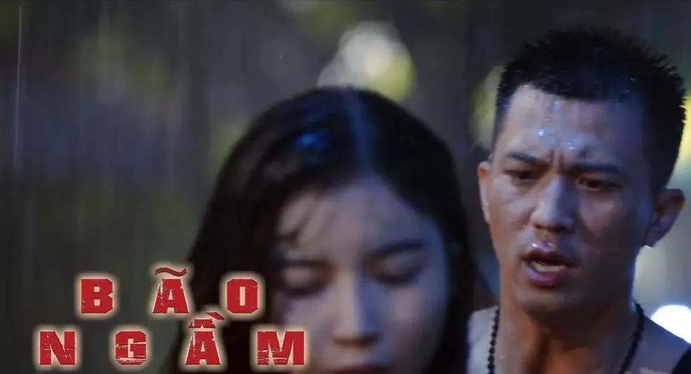 Bão Ngầm tập 55, Hải Triều bắt gặp Hạ Lam âu yếm với bác sĩ Hùng-1