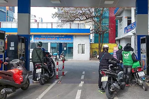 Giá xăng ngày mai vượt 30.000 đồng/lít?-1