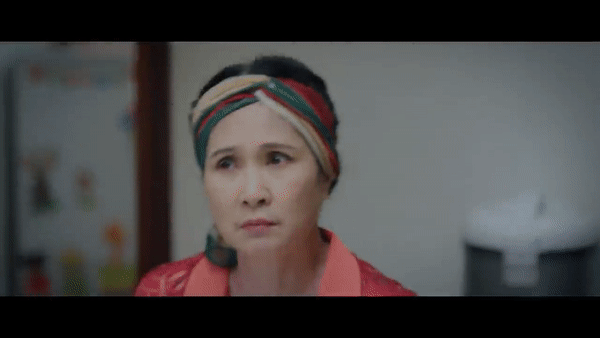 Thương Ngày Nắng Về 2 tập 17, Trang khóc ôm chặt lấy Duy trên giường bệnh-3