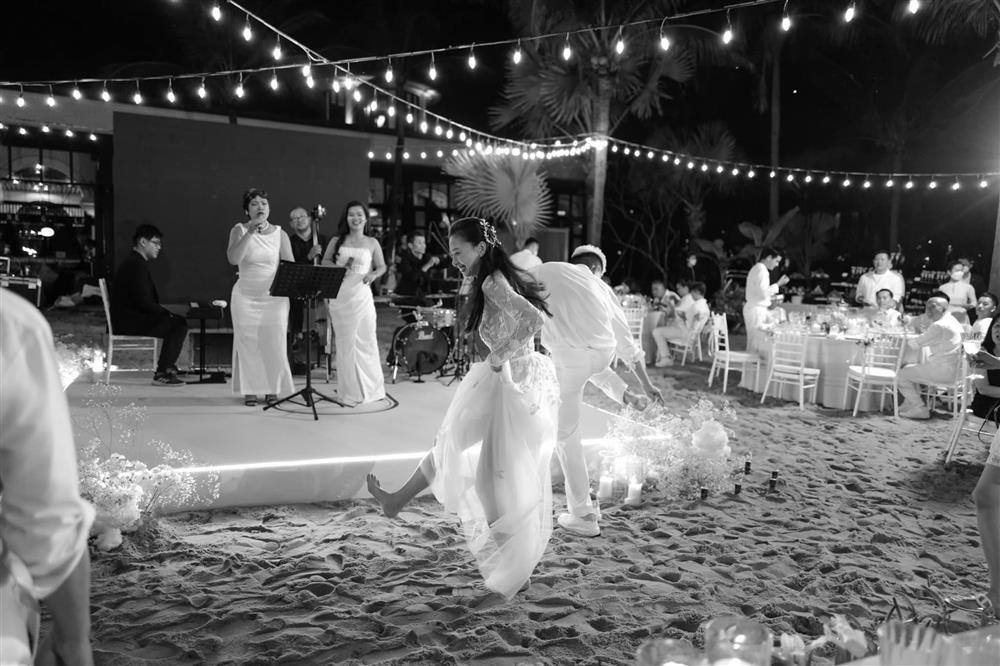 Ngô Thanh Vân tung ảnh phòng tân hôn sau đám cưới Huy Trần-7