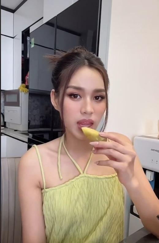 Liên tiếp lộ body như mới đẻ, Đỗ Hà lột xác với vòng 2 nổi múi-2