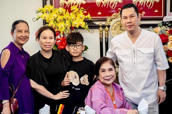 Con trai Lệ Quyên chơi bóng rổ, loạt ảnh điển trai gây sốt-7