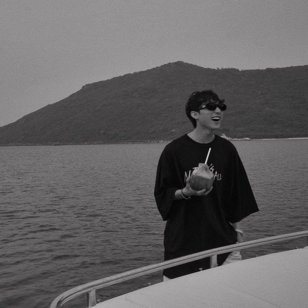 Sơn Tùng vứt 600k xuống sông bị cảnh cáo ô nhiễm môi trường-5