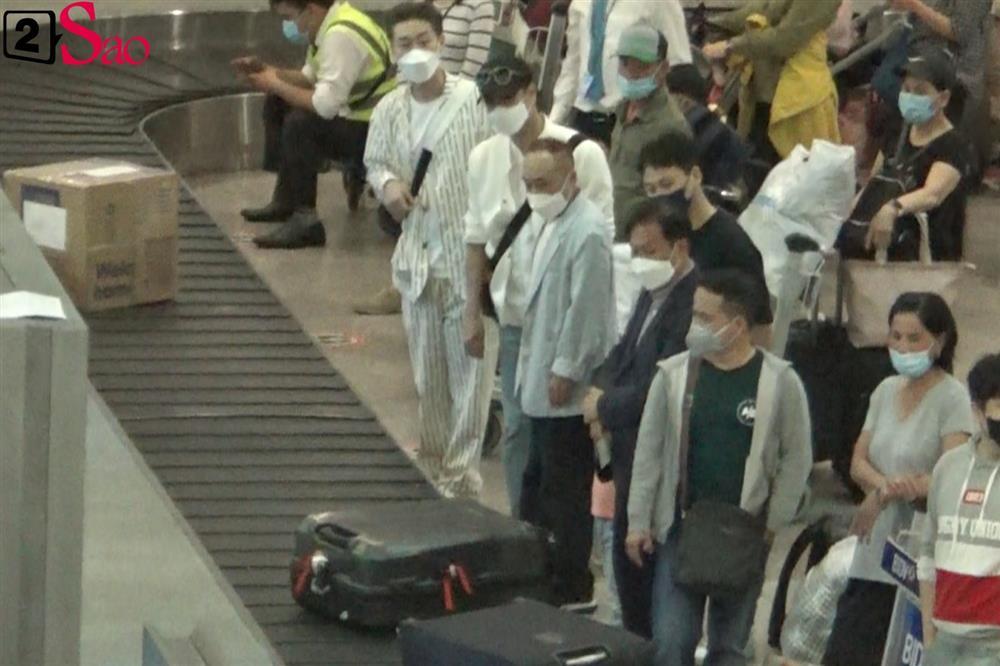 Tài tử Giày Thủy Tinh Han Jae Suk gặp sự cố hành lý khi tới sân bay Việt Nam-1