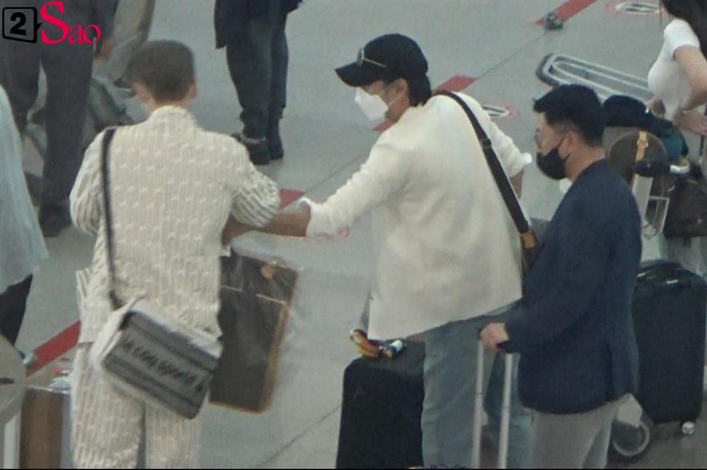 Tài tử Giày Thủy Tinh Han Jae Suk gặp sự cố hành lý khi tới sân bay Việt Nam-3