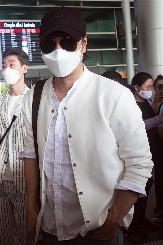 Tài tử Giày Thủy Tinh Han Jae Suk gặp sự cố hành lý khi tới sân bay Việt Nam-6