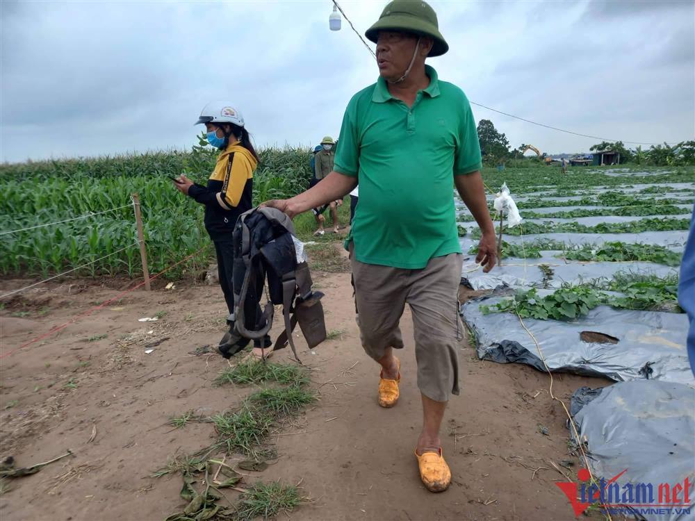 Cô giáo ôm 2 con nhảy sông: Ám ảnh bé 9 tháng dính chặt lưng mẹ-3