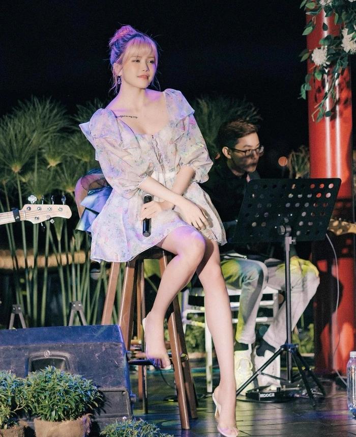 Thiều Bảo Trâm đáp trả khi bị chê hát ướt át, thiếu năng lượng-1