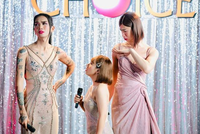 Nữ diễn viên Vbiz đứng vẫn không cao bằng Kỳ Duyên ngồi-12