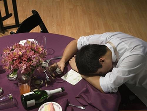 Chồng nát rượu bỏ bê gia đình, vợ xử lý khiến chồng nể phục-1