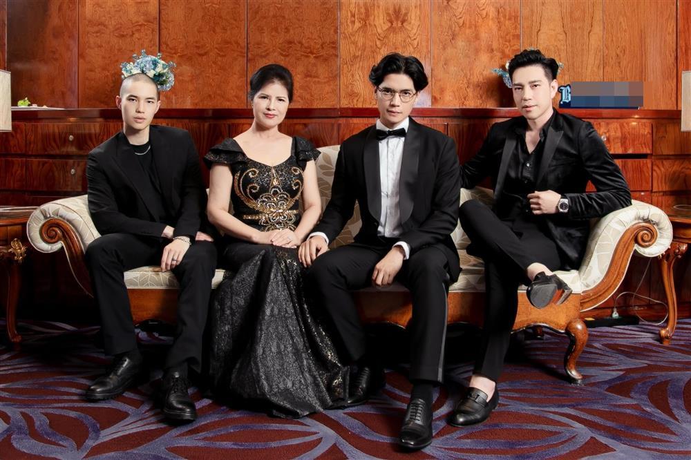 Huy Trần hiếm hoi khoe anh em ruột, dung mạo không phải vừa-2