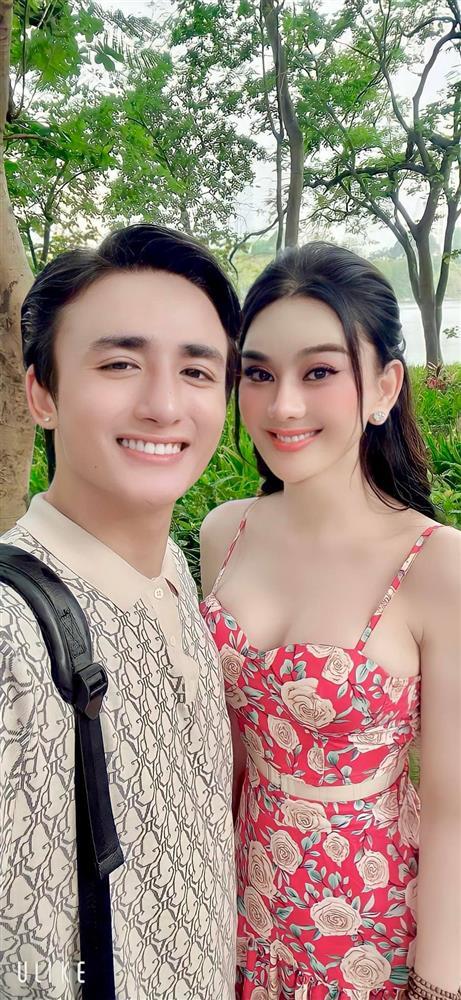Vietnamese stars today 11/5: Noo Phuoc Thinh is very sweet with Tu Anh-6