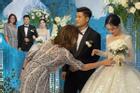 Trang Trần gây tranh cãi khi 'check bụng' cô dâu của Hà Đức Chinh