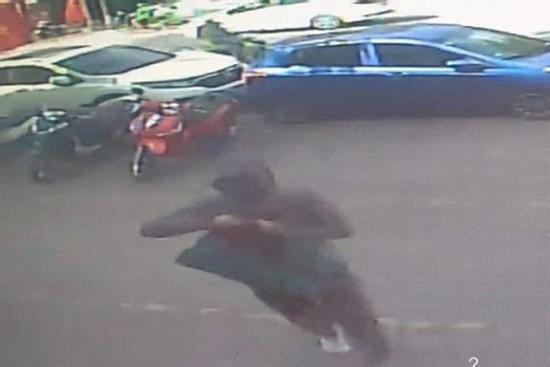 NÓNG: Truy bắt kẻ bịt kín mặt vào cướp ngân hàng ở Hải Phòng