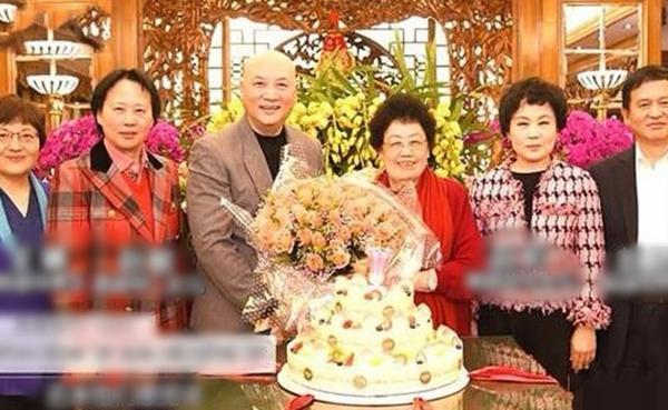 Đường Tăng Trì Trọng Thụy suýt ly hôn vì vợ đại gia hà khắc?-3