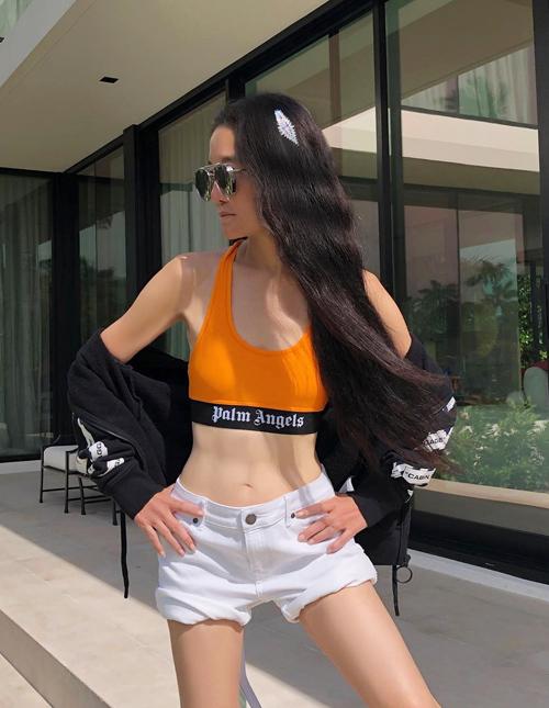 Vera Wang gây sốc với gương mặt nhàu nhĩ, body xập xệ tuổi 73-4