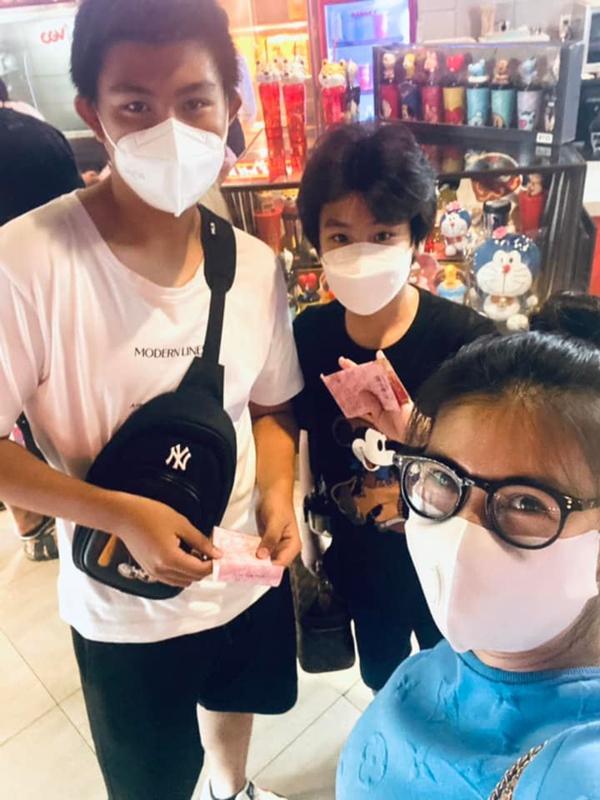 Con trai Kim Thư 15 tuổi cao gần 1m90-9