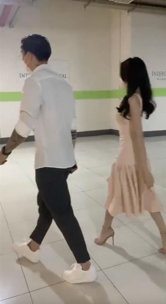 Tóm sống Đoàn Văn Hậu hộ tống Doãn Hải My đi đám cưới Đức Chinh-2