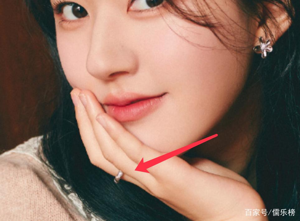 Dương Dương - Triệu Lộ Tư đeo nhẫn đôi, khó chối hẹn hò?-6