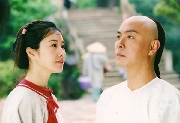 Nàng Cát Tường gia thế giàu sang, bỏ ngoài tai đàm tiếu yêu phi công trẻ-1