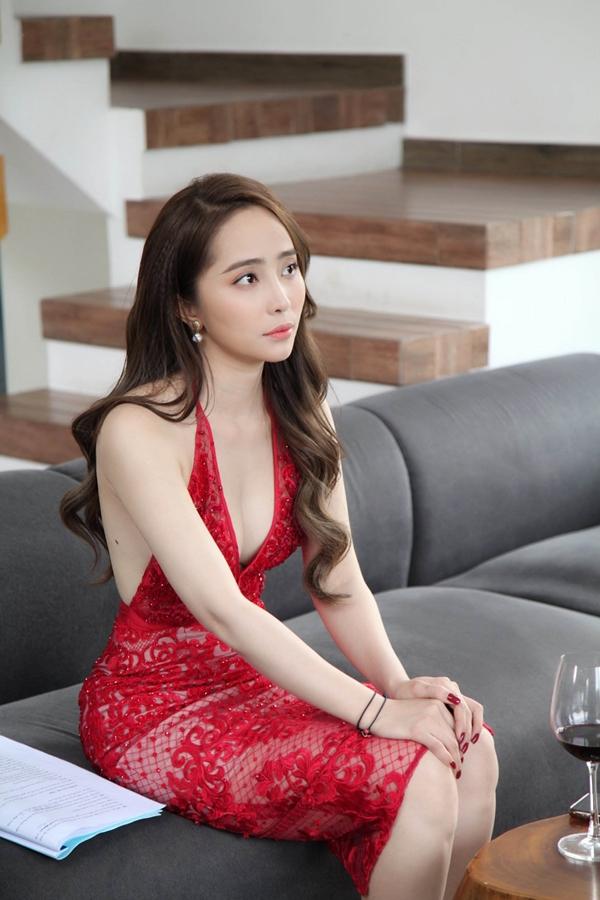 Quỳnh Nga và dàn mỹ nhân Việt thích ăn mặc mát mẻ mặc kệ chỉ trích-4