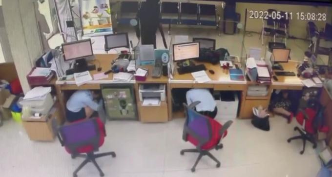 Bank robbery in Hai Phong: Robbed to repay debt, caught nothing yet - 1