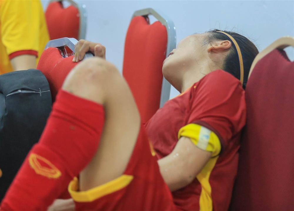 The emotional moment behind the competitive spirit of the Vietnamese women's team-4