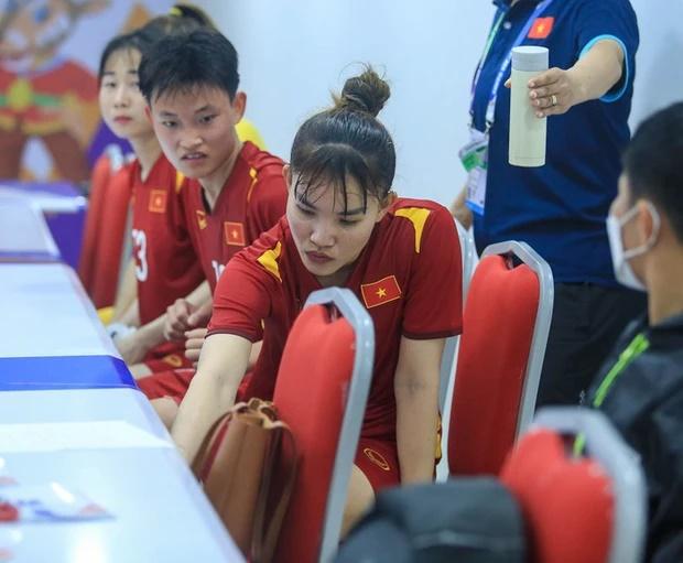 The emotional moment behind the competitive spirit of the Vietnamese women's team-5
