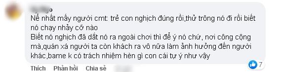 Bé trai nghịch suýt vỡ bình nước, nhân viên tốc biến nhìn mà ghê-6