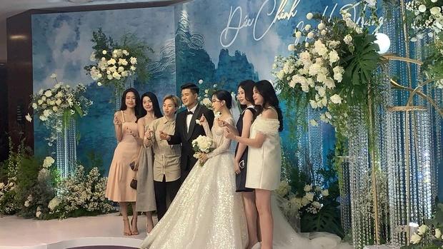 Vợ Hà Đức Chinh: Quan hệ tốt bồ Quang Hải, thân thiết với dàn WAGs-2