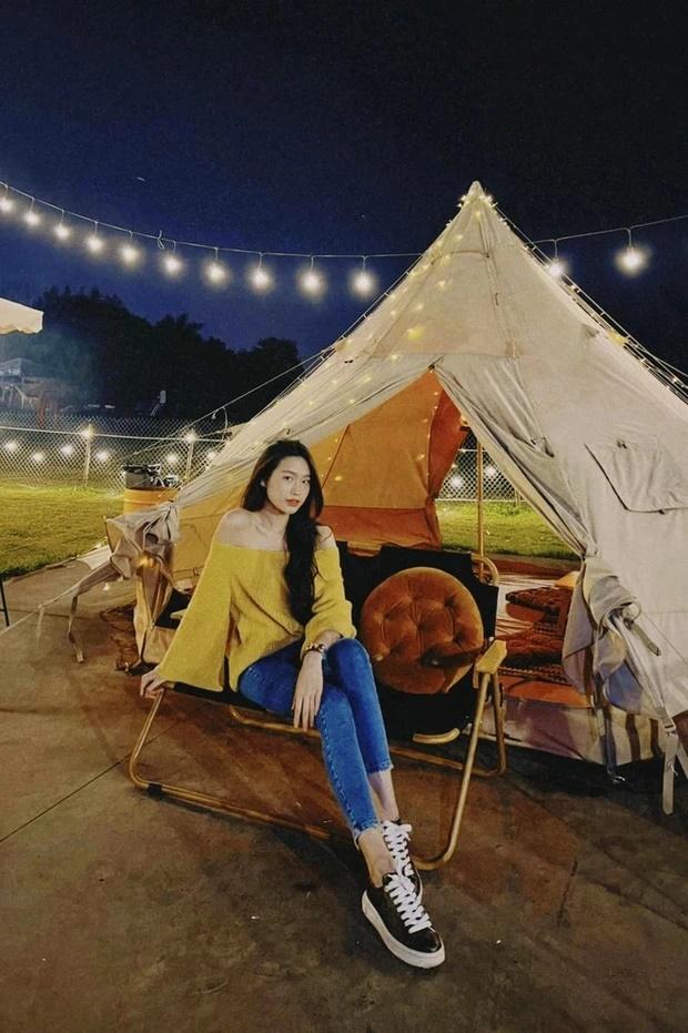 Vợ Hà Đức Chinh: Quan hệ tốt bồ Quang Hải, thân thiết với dàn WAGs-5