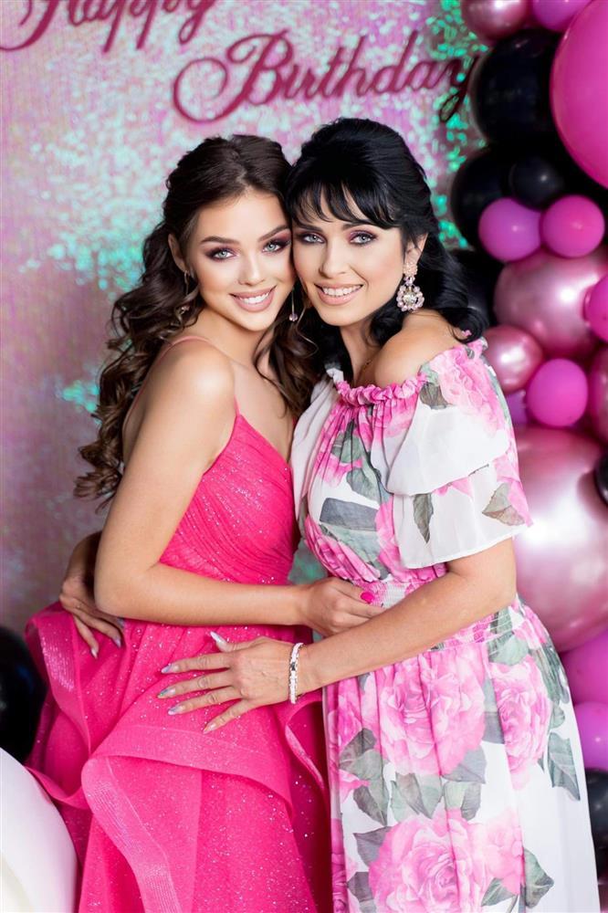 Vợ mẫu Tây của Bùi Tiến Dũng chia sẻ quà cưới đặc biệt từ mẹ ruột-3