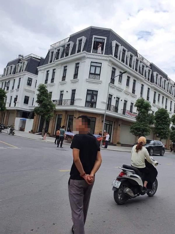 Kinh hãi mẹ ôm con nhỏ vừa sinh, nghi định nhảy lầu ở Hải Phòng-2