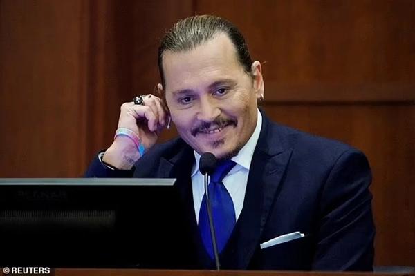 Joke acts in court to the detriment of Johnny Depp