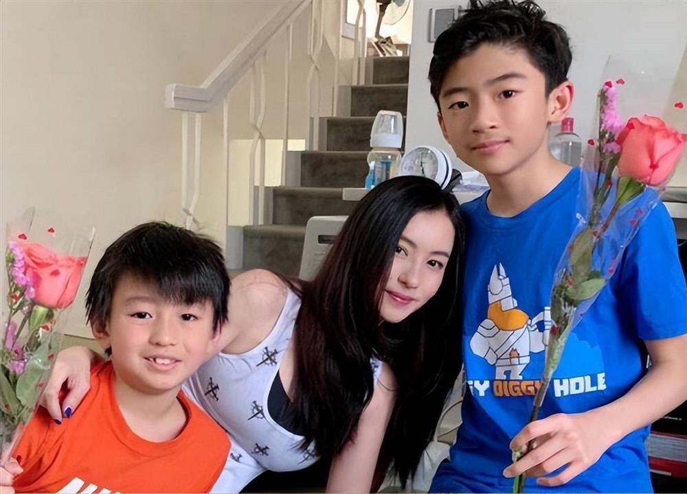 Trương Bá Chi mừng sinh nhật con, Tạ Đình Phong không 1 lời-7