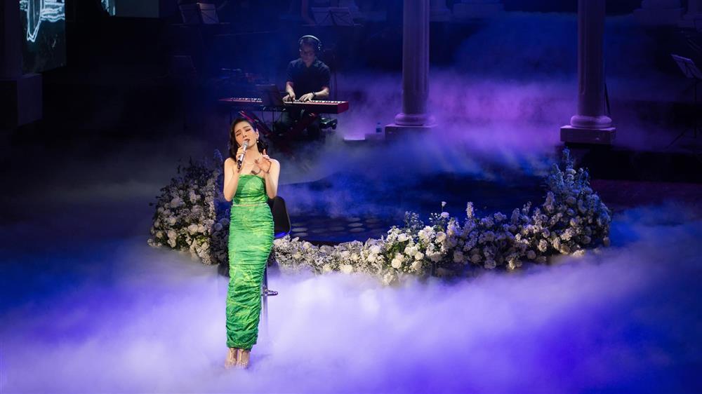 Lệ Quyên: Khán giả ai cũng bảo tôi hát live hay hơn nghe CD-3