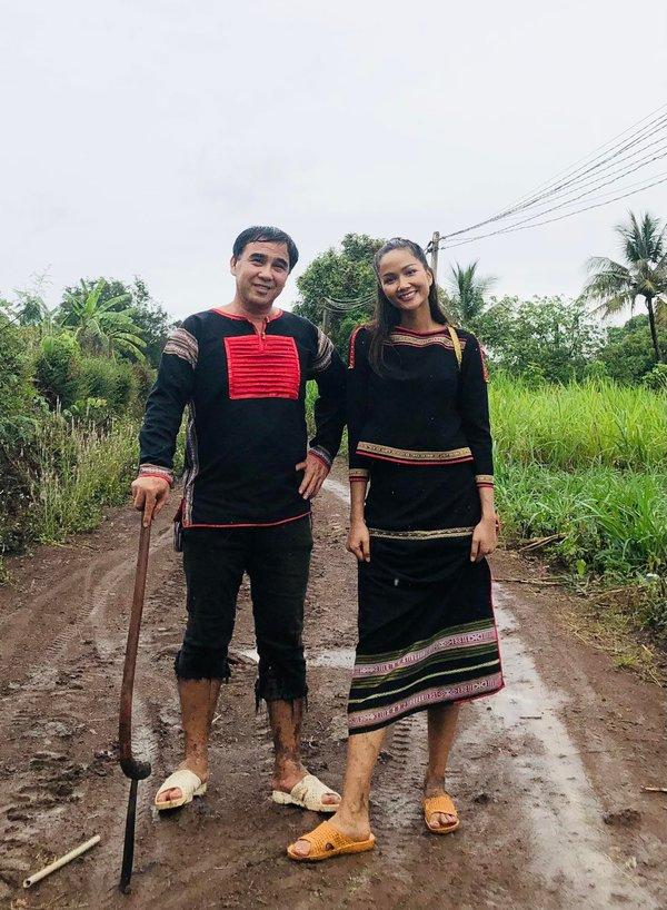 H’Hen Niê tiết lộ con gái Ê-đê bỏ chồng sướng, hồi môn đền gấp đôi-1