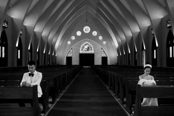 “Đám cưới ở Sài Gòn sẽ được tổ chức sau và chúng tôi sẽ thông báo lịch cụ thể. Sau đám cưới ở quê vợ chúng sẽ về Sài Gòn để triển khai mô hình kinh doanh đầu tiên ở đây”, nam diễn viên nói.