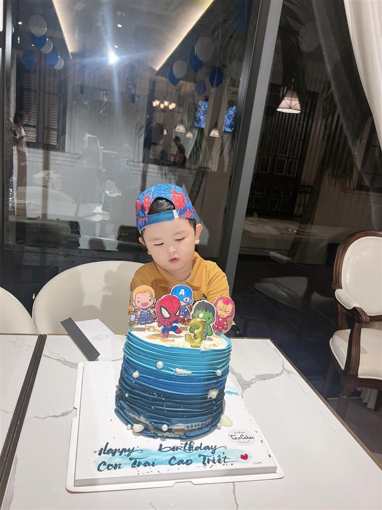 Mới 3 tuổi, quý tử nhà Bảo Trần đã bộc lộ tính cách con nhà nòi-4