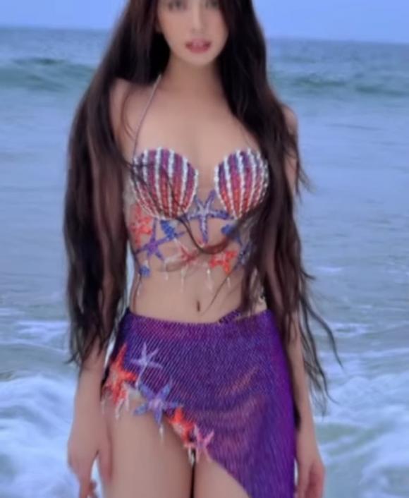 Thùy Tiên - Ngọc Trinh cùng hở bạo, cam thường ai nuột hơn?-4