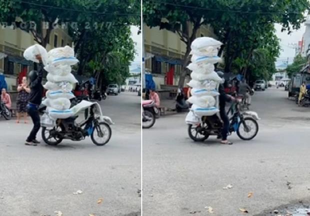 Ông chú thồ hàng chục bao tải lên xe máy, bất ngờ với thứ bên trong-1