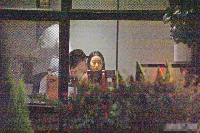 Tóm gọn gã đào hoa Huỳnh Tông Trạch hẹn hò mỹ nữ đôi mươi?-2