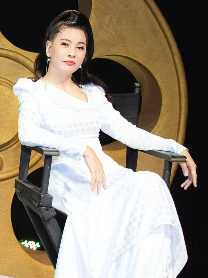 Kiều Minh Tuấn có BST ngôn tình, hứa mồ yên mả đẹp cho Cát Phượng-13