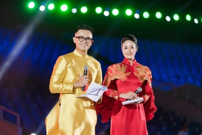 MC Duc Bao gave greetings in 11 languages ​​at the opening ceremony of SEA Games 31-1