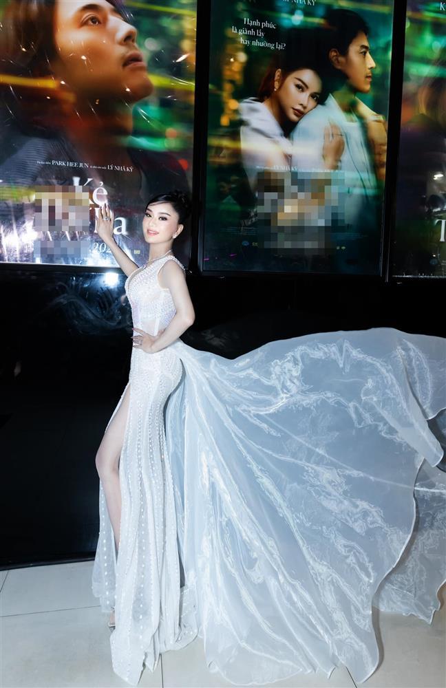 Dự sự kiện Lý Nhã Kỳ, Lâm Khánh Chi lồng lộn át cả nữ chủ nhân-3