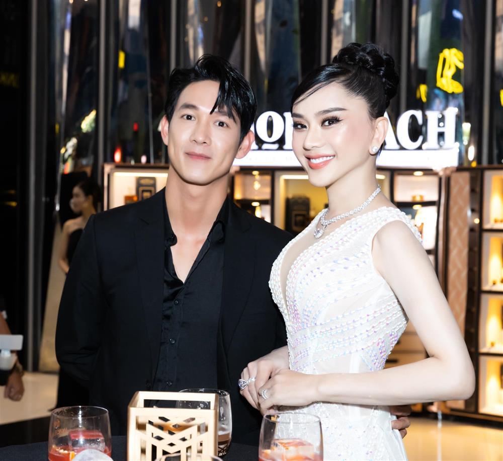 Dự sự kiện Lý Nhã Kỳ, Lâm Khánh Chi lồng lộn át cả nữ chủ nhân-7