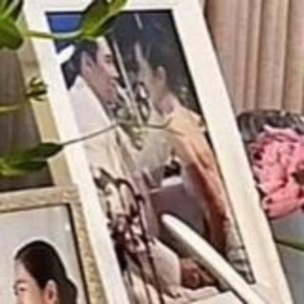 Loạt ảnh cưới hiếm hoi thân mật của Hyun Bin và Son Ye Jin lộ diện-5