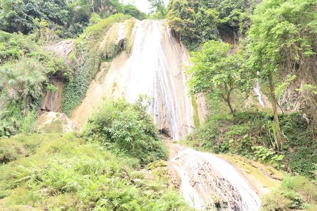 Chiêm ngưỡng Thác nước Nàng tiên ở Tây Bắc-1